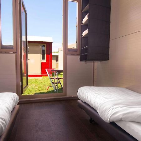 Pop-Up Hotel Songfestival Klaaswaal Bagian luar foto